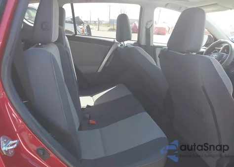 2015 Toyota Rav4 Xle z USA, uszkodzony, nr VIN 2T3WFREV8FW141307